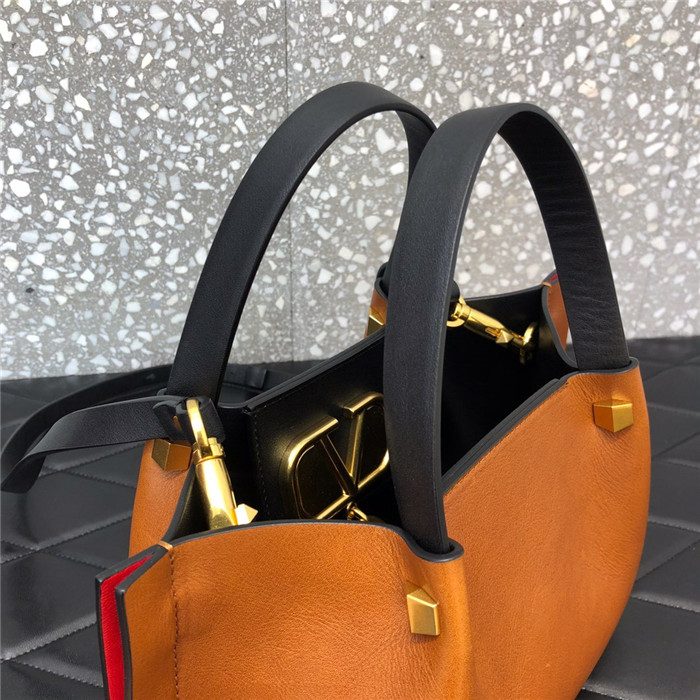 발렌티노 이스케이프 백 B0770-3  신상