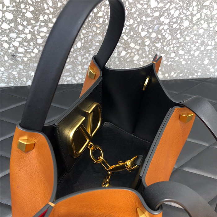 발렌티노 이스케이프 백 B0770-3  신상