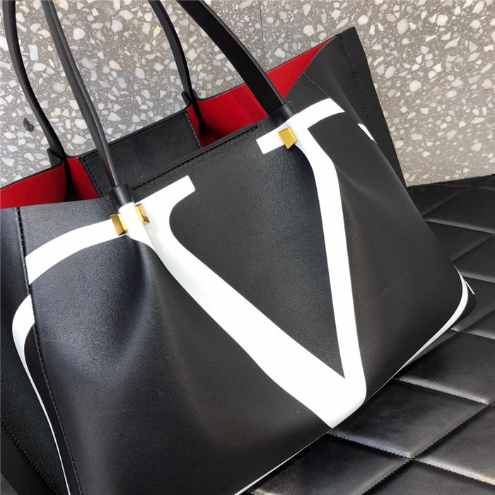 발렌티노 이스케이프백 미디움 B0990-1  신상