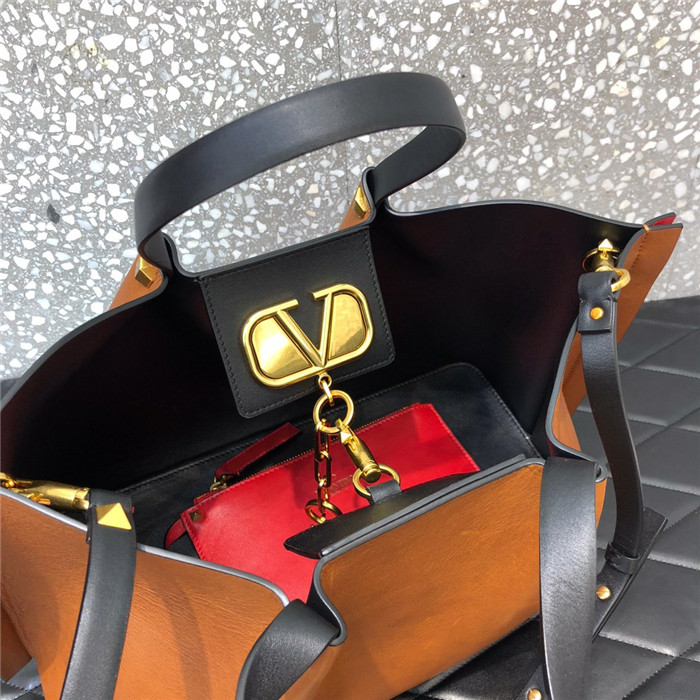 발렌티노 이스케이프백 미디움 B0990-2  신상