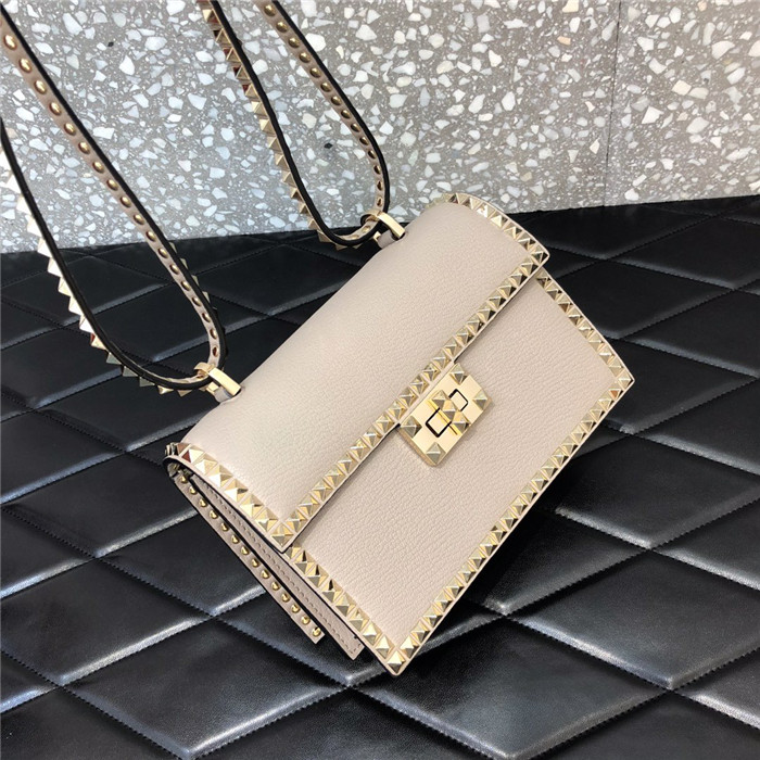 발렌티노 락스터드 숄더백 B0033-1 신상