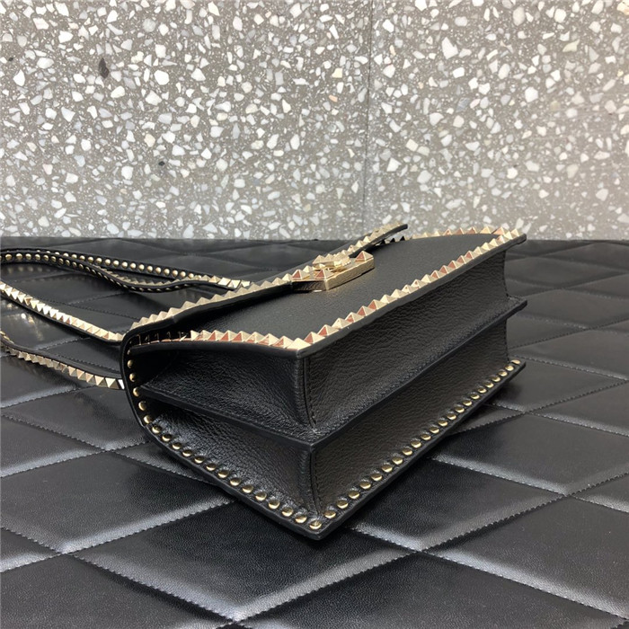 발렌티노 락스터드 숄더백 B0033-2 신상