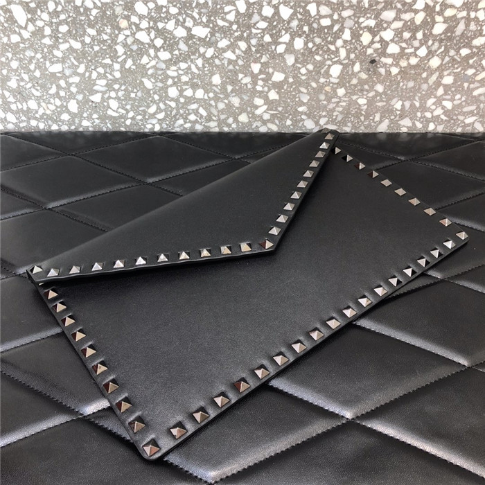 발렌티노 락스터드 엔벨롭 클러치 30CM V632010-1