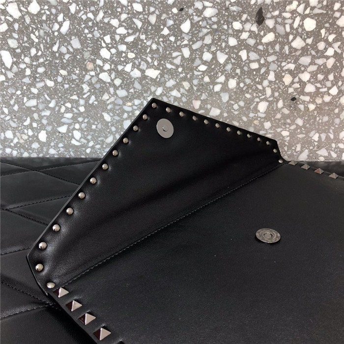 발렌티노 락스터드 엔벨롭 클러치 30CM V632010-1