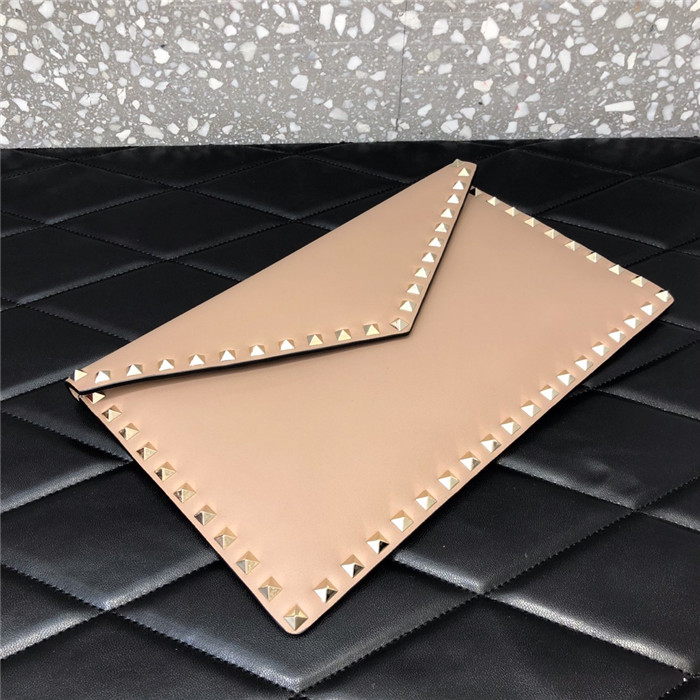 발렌티노 락스터드 엔벨롭 클러치 30CM V632010-2