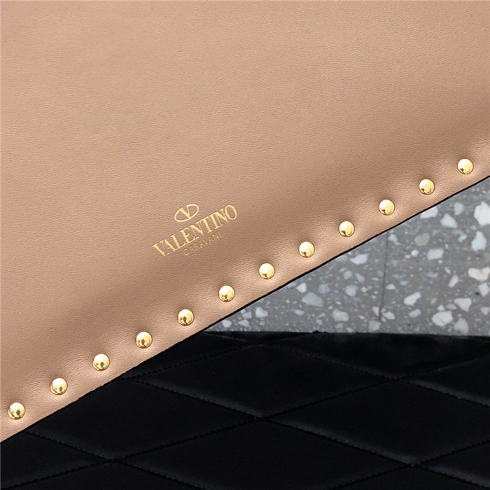 발렌티노 락스터드 엔벨롭 클러치 30CM V632010-2