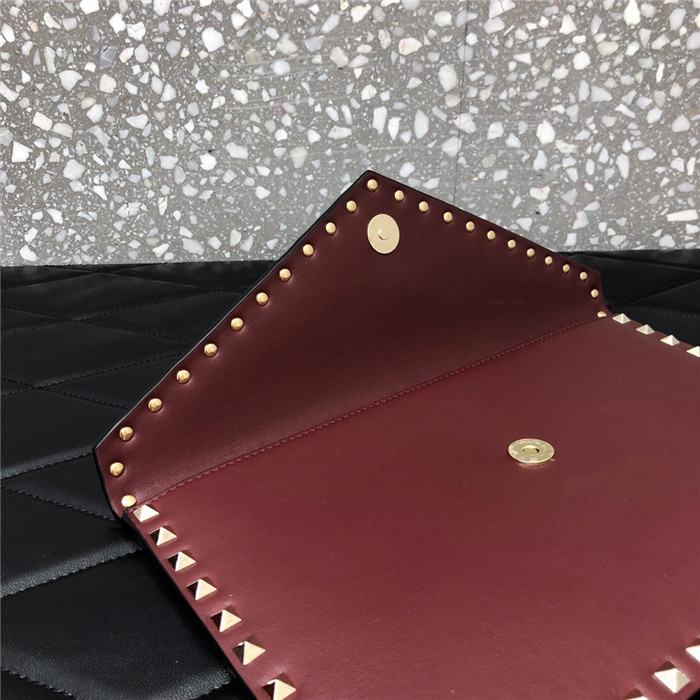 발렌티노 락스터드 엔벨롭 클러치 30CM V632010-5