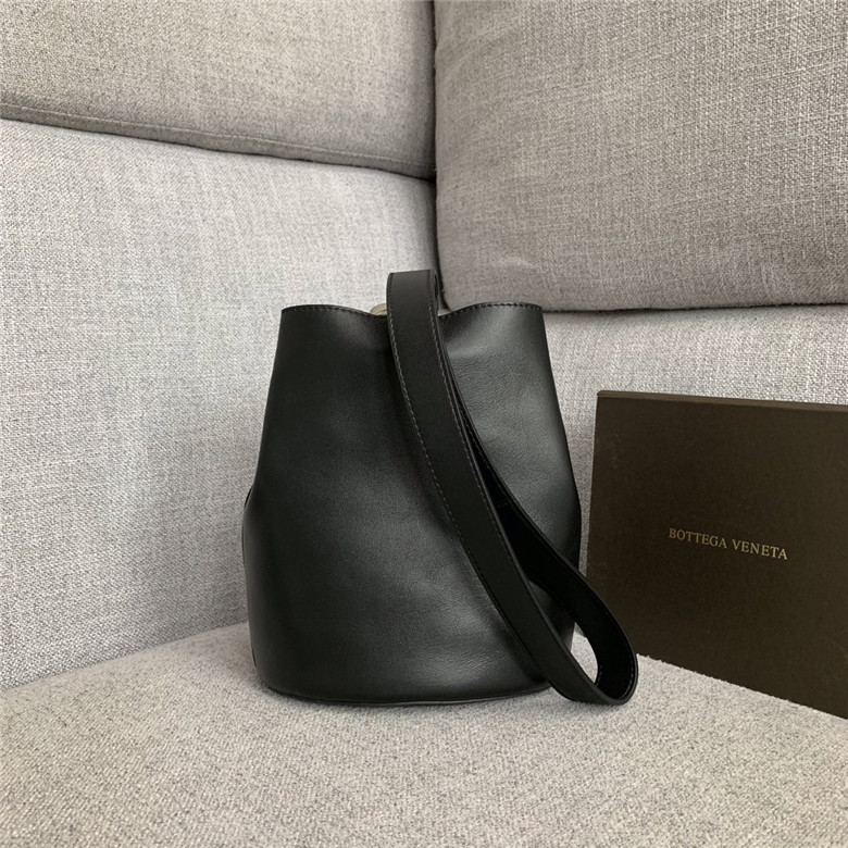 Bottega Veneta 보테가 베네타 숄더백 BV22230 2020/신상