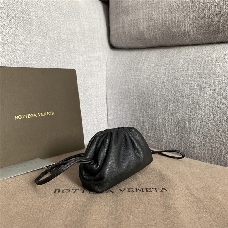 Bottega Veneta 보테가베네타 버터카프 미니 파우치백  585855-1 신상