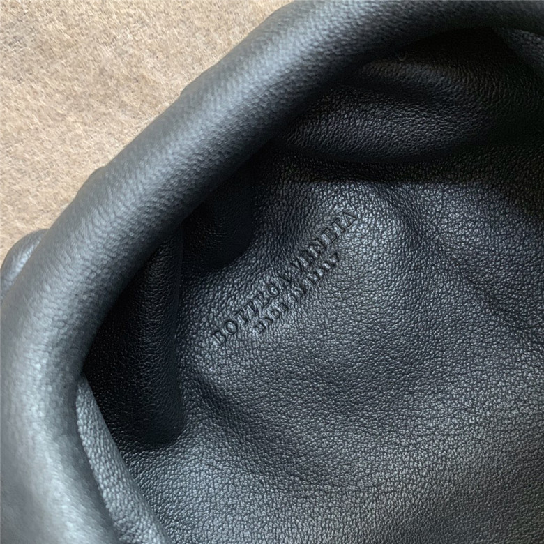 Bottega Veneta 보테가베네타 버터카프 미니 파우치백  585855-1 신상