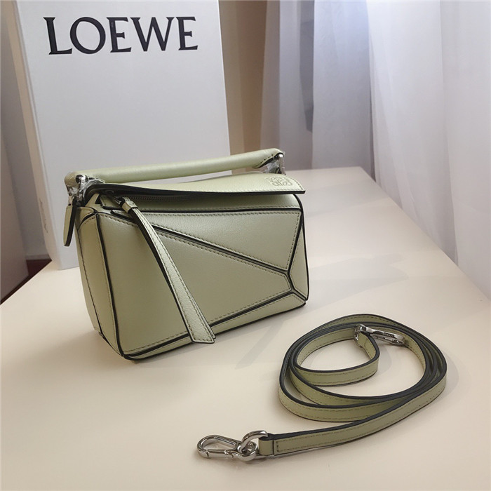 로에베 퍼즐백 미니 L50050-1 2020/신상