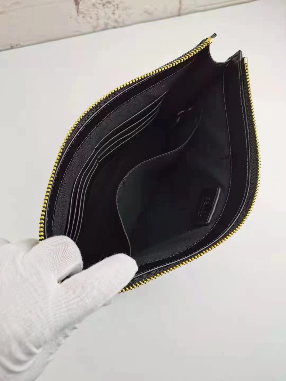 펜디 클러치 F54394 2020/신상