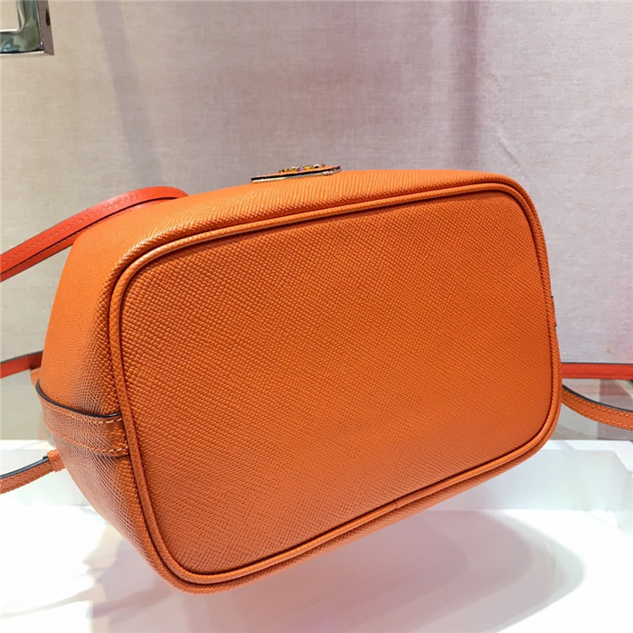  PRADA 프라다 사피아노 버킷백 1BZ032-1 신상