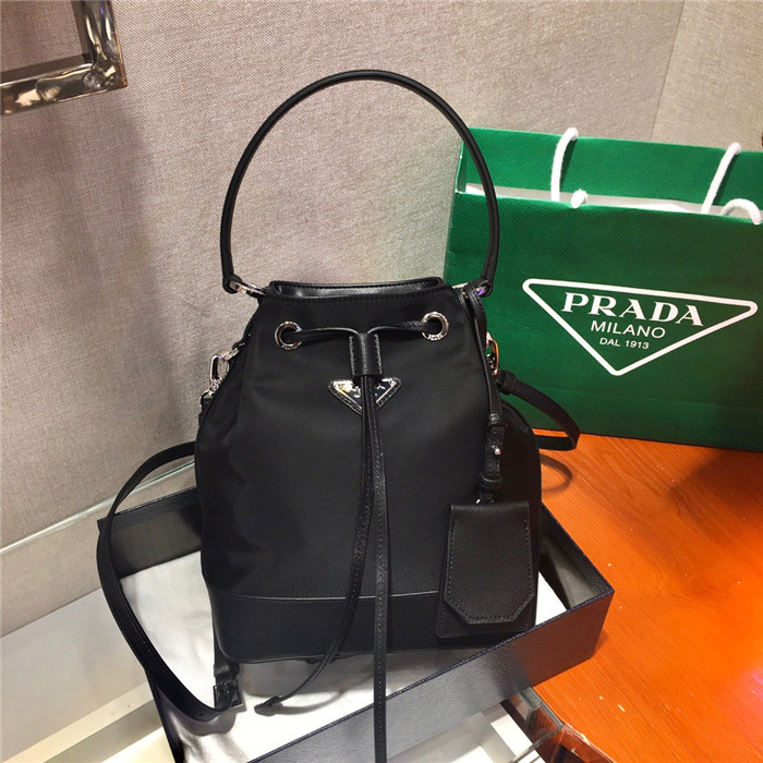  PRADA 프라다 익스클루시브 나일론.버킷백 1BE055 신상