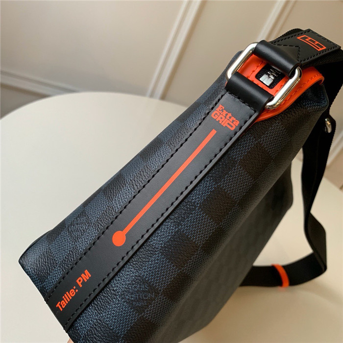 Louis Vuitton 루이비통 디스커버리 메신저백 N40159