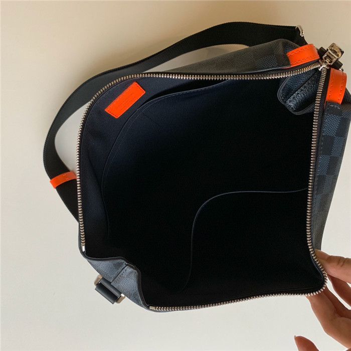 Louis Vuitton 루이비통 디스커버리 메신저백 N40159