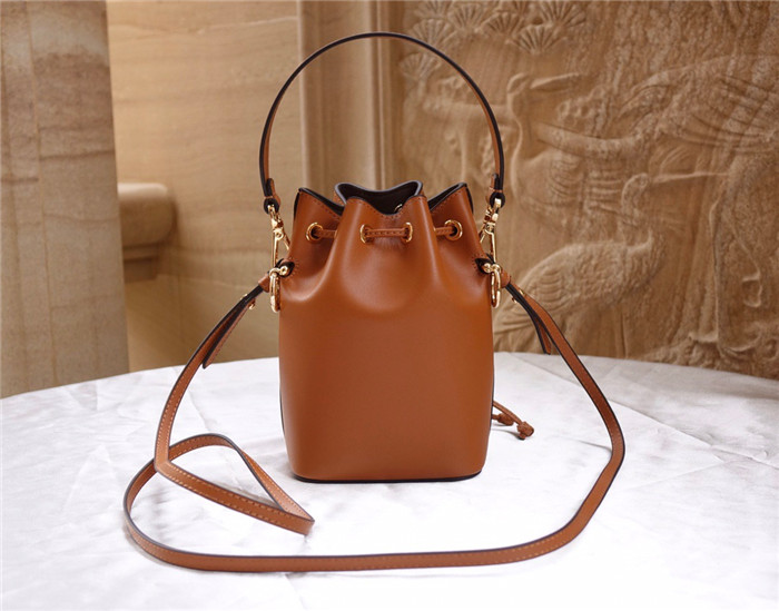  Fendi 펜디 몬트레조 레더 미니 버킷백 F2842-2 신상
