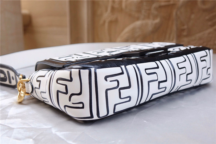 Fendi  펜디 바케트백 F30143 2020/신상