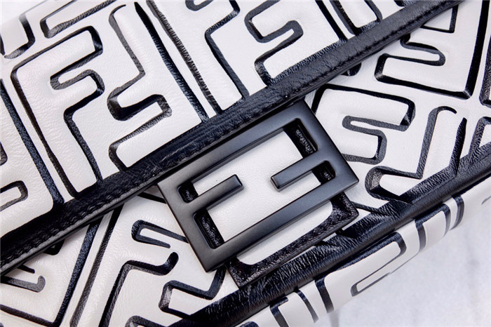 Fendi  펜디 바케트백 F30143 2020/신상