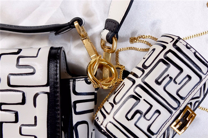 Fendi  펜디 바케트백 F30143 2020/신상