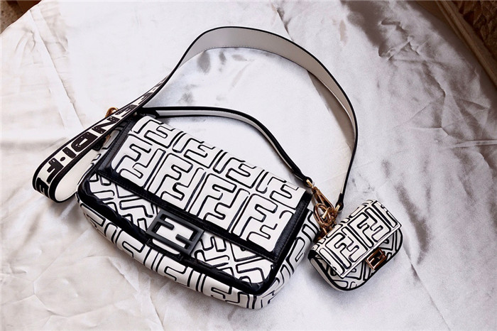 Fendi  펜디 바케트백 F30143 2020/신상