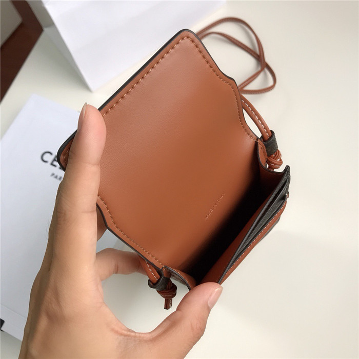 Celine 셀린느 트리오페 휴대폰백 C105277 2020/신상
