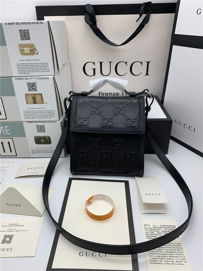 Gucci 구찌 블랙 GG 엠보스 메신저백 625782 2020/신상