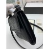 Gucci 구찌 블랙 GG 엠보스 메신저백 625782 2020/신상