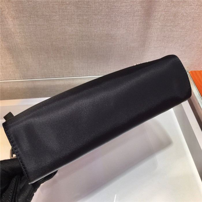 Prada 프라다 삼각로고 파우치백