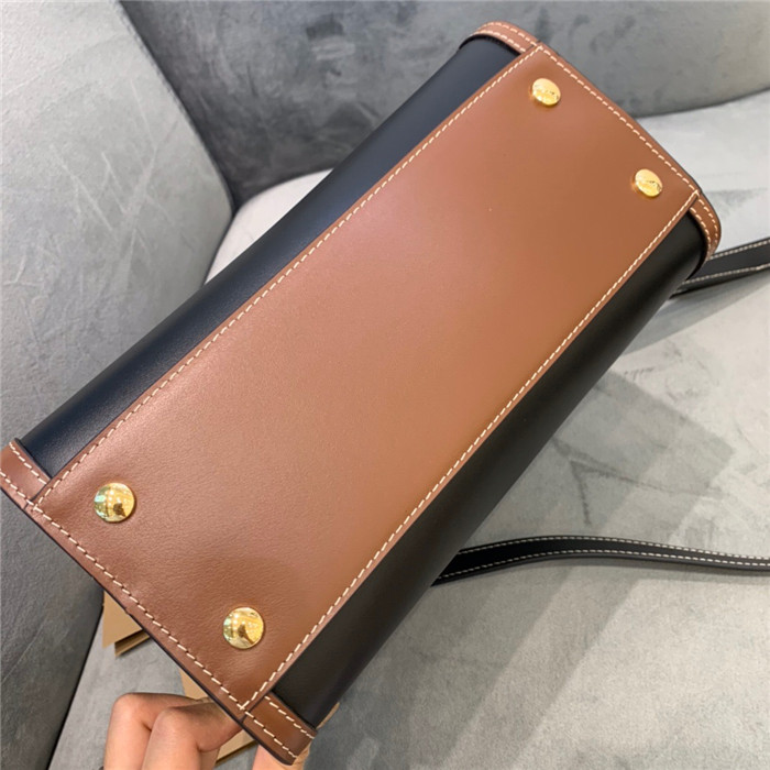 Burberry 버버리 타이틀백 스몰 B501088 2020/신상