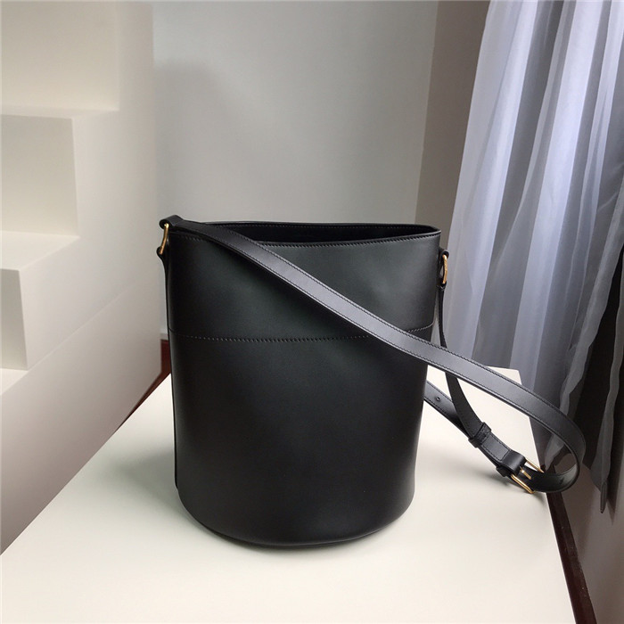 Celine 셀린느 메일론 트리오페 버킷백 C145558-3 2020/신상