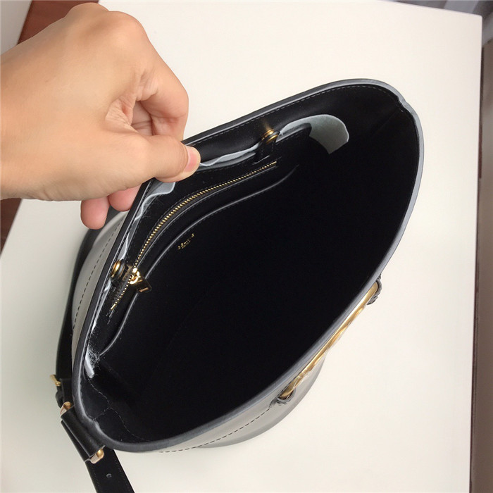 Celine 셀린느 메일론 트리오페 버킷백 C145558-3 2020/신상