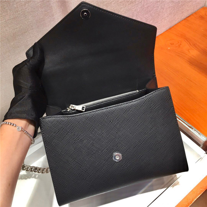 Prada 프라다 모노크롬 사피아노 가죽백