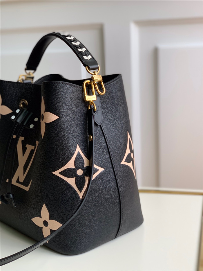 Louis Vuitton 루이비통 LV 크래프티 네오노에 MM M56890 2020/신상