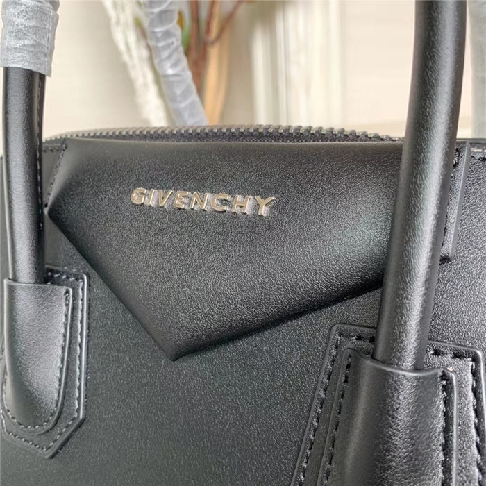 Givenchy 지방시 안티고나백 G100899 2020/신상