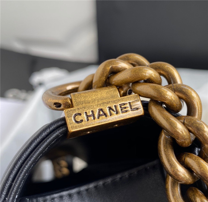 CHANEL 샤넬 리보이백 25CM AS10802 2020/신상