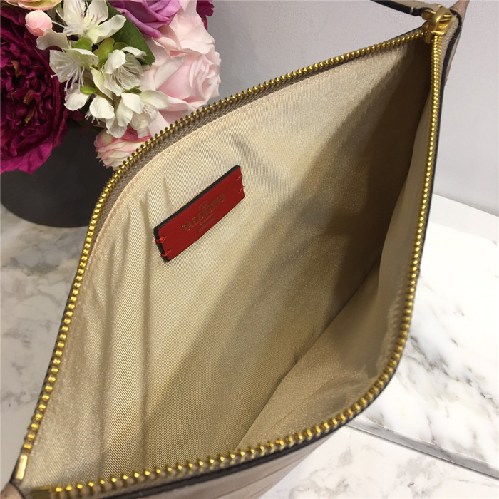 Valentino   발렌티노 클러치 30CM V210301