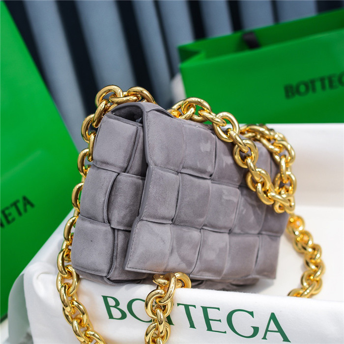  Bottega Veneta 보테가베네타 스웨이드 체인 카세트백 V84009-4 2020/신상