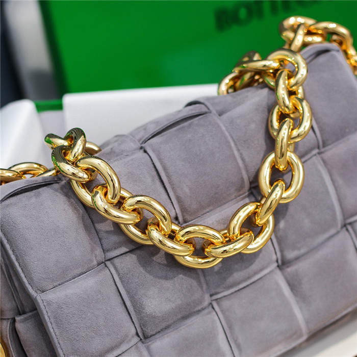  Bottega Veneta 보테가베네타 스웨이드 체인 카세트백 V84009-4 2020/신상
