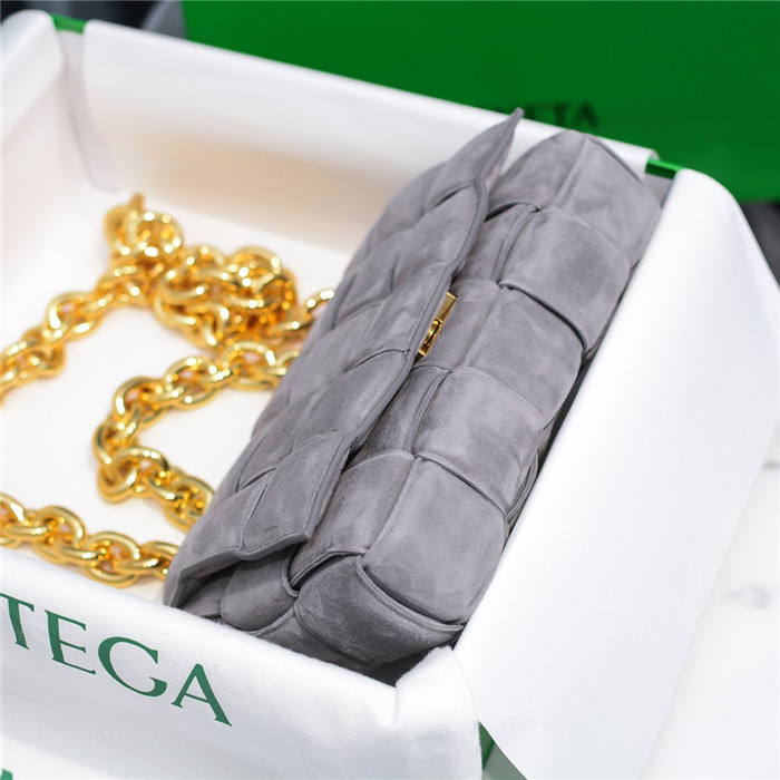  Bottega Veneta 보테가베네타 스웨이드 체인 카세트백 V84009-4 2020/신상