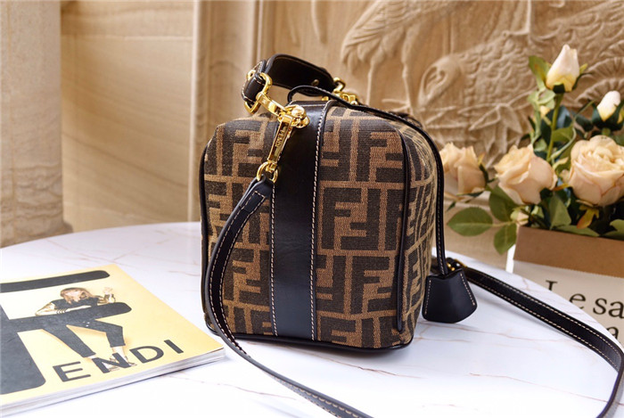 Fendi 펜디 빈티지 토트&크로스백 F3832 2020/신상
