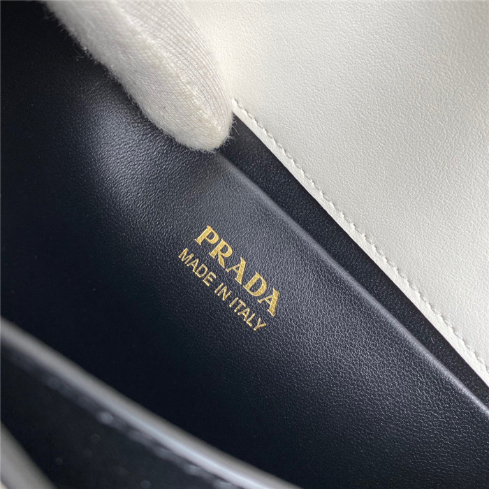 PRADA 프라다 사피아노 가죽 심볼백 1BD270 2020/신상