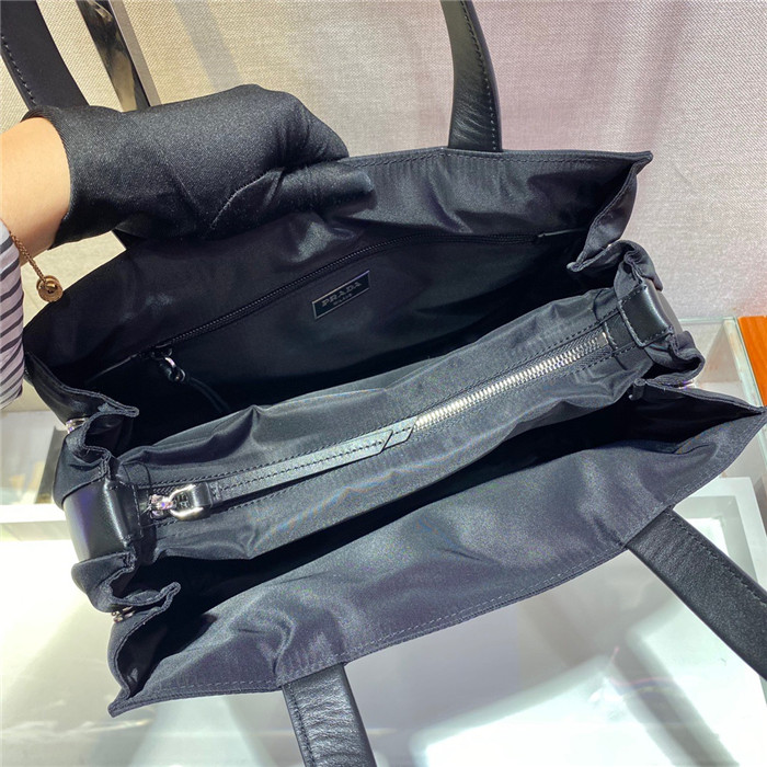 PRADA 프라다 나일론 토트백 P12501 신상