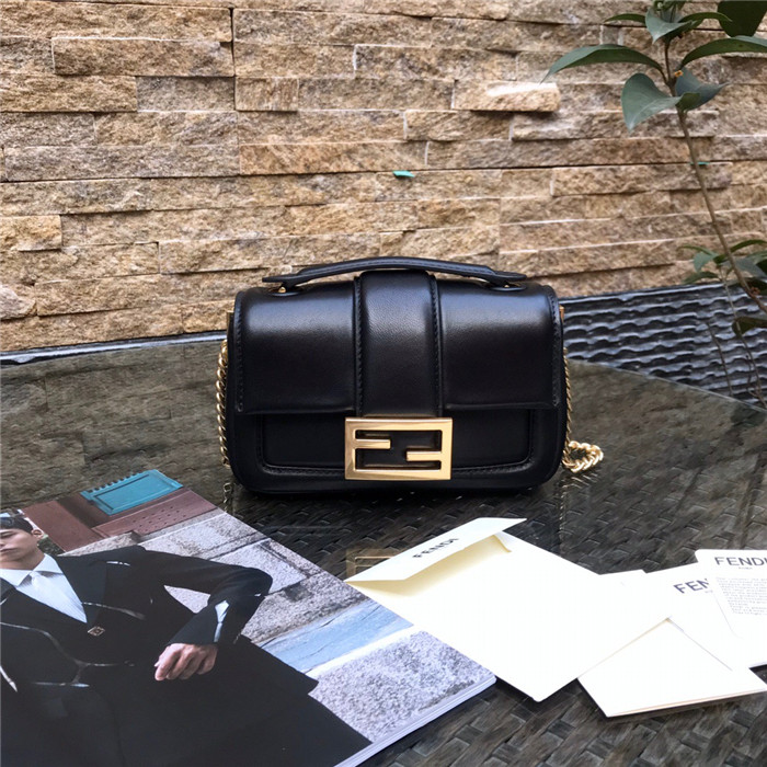 Fendi  펜디 미니 바케트백 F8045-2