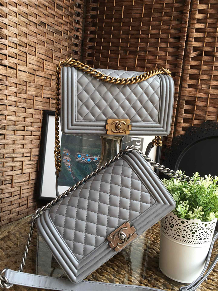 Chanel 샤넬 리보이백 25CM