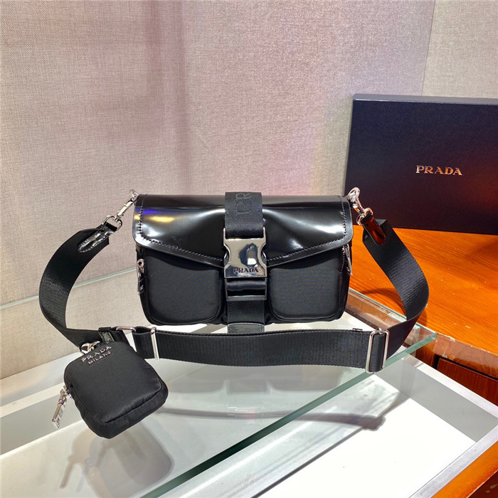 Prada 프라다 래더 브러시드 메신저백 1BD295 2021/신상