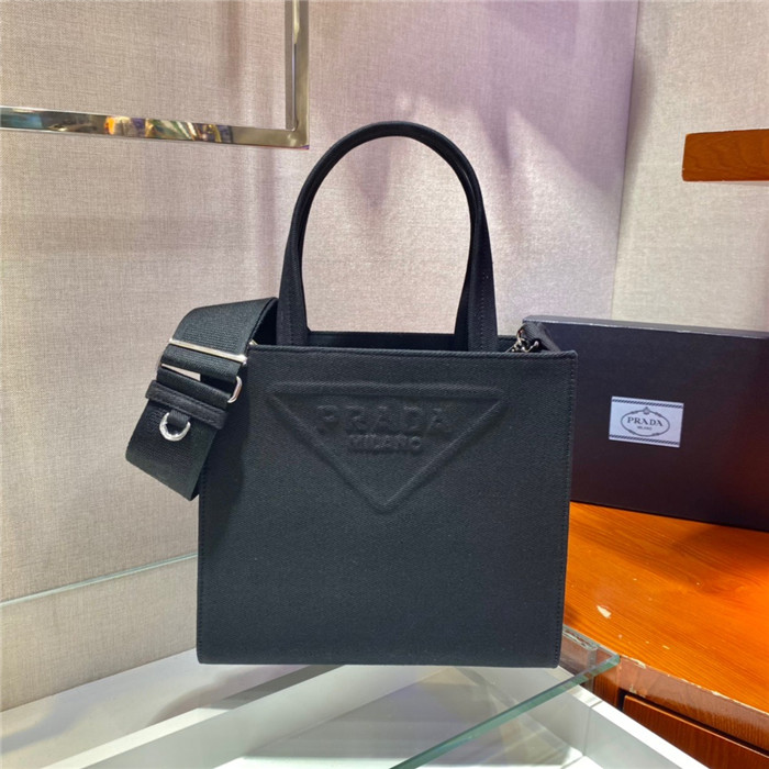 PRADA 프라다 엠보싱 로고 레더 토트백 1BG382