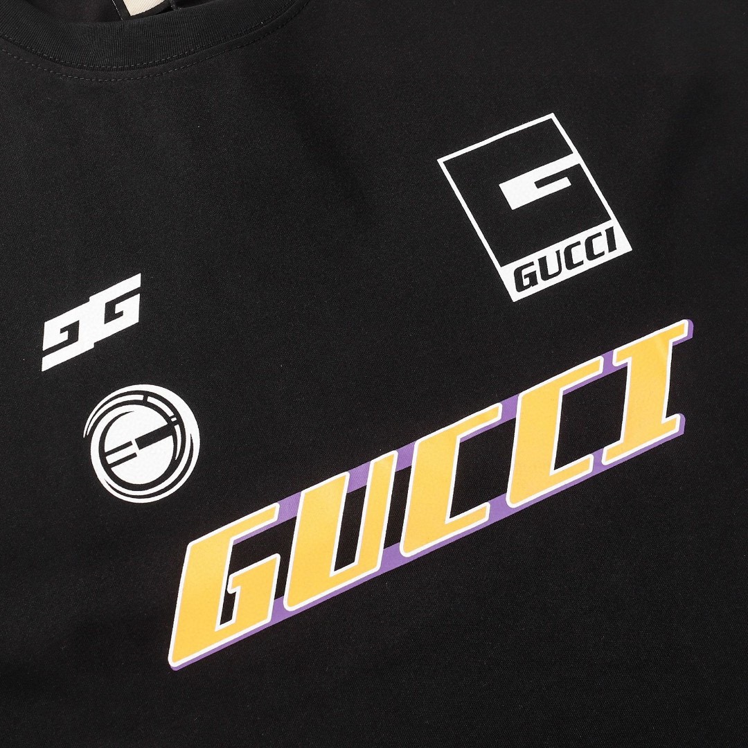 GUCCI 구찌 프린트 쇼트 슬리브