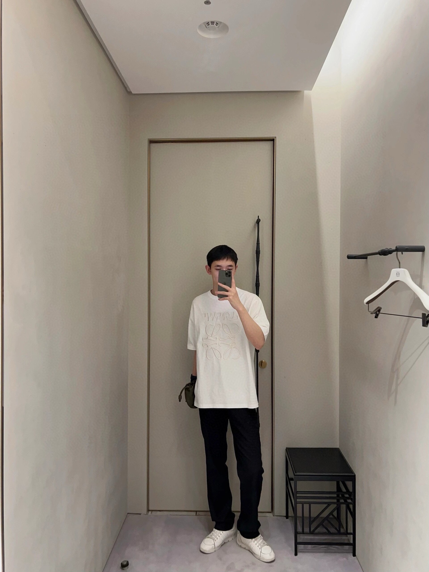24SS 미스플레이스 자수 쇼트 슬리브