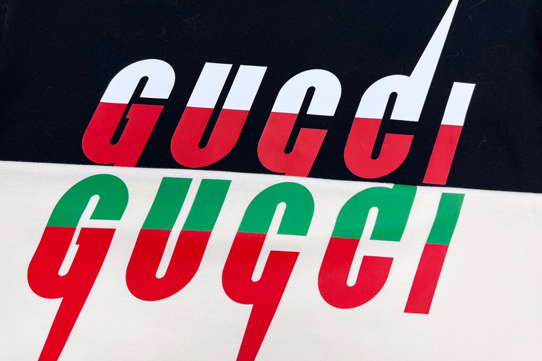 GUCCI 구찌 라이트닝 프린트 쇼트 슬리브
